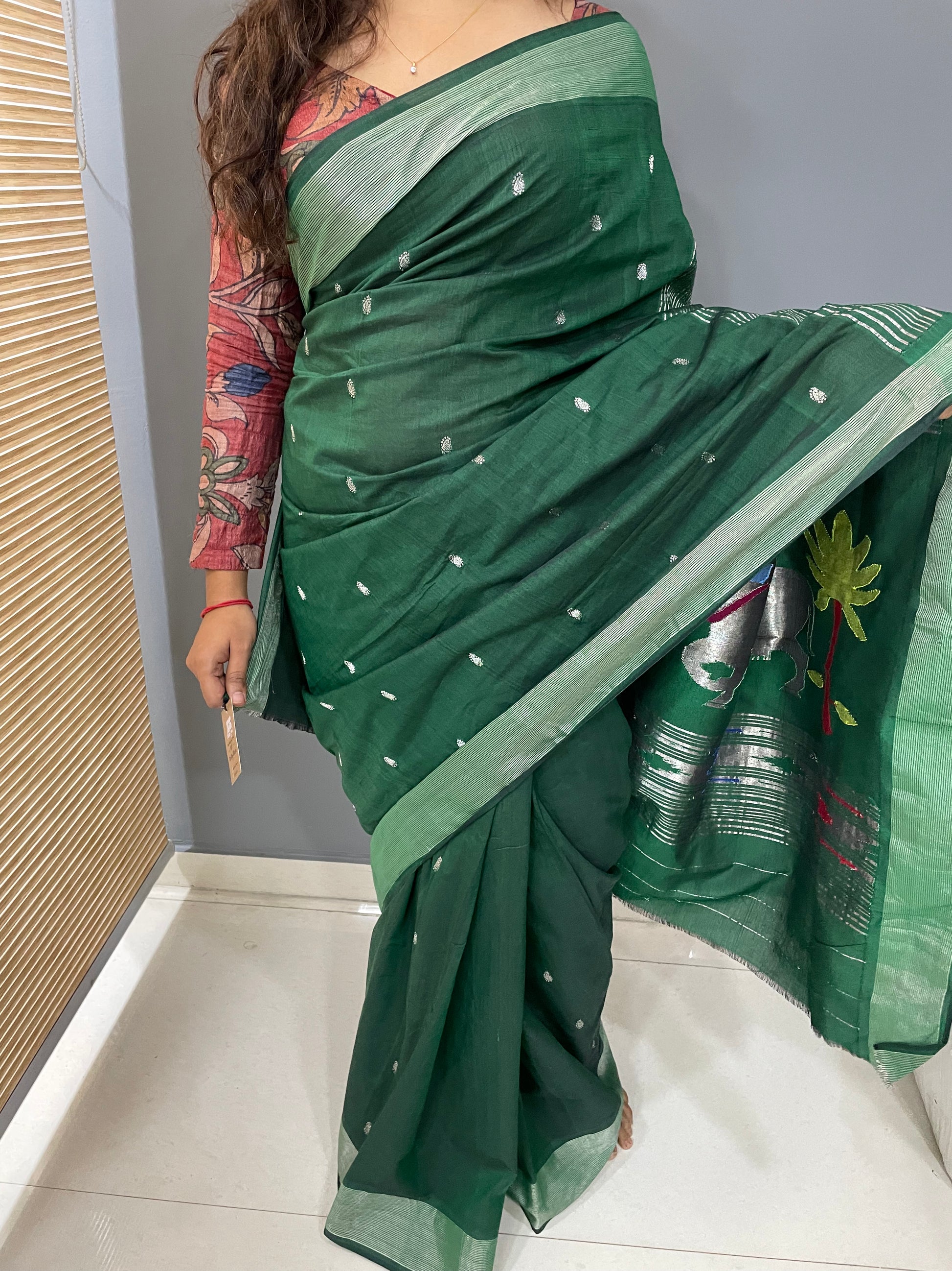 Emerald green Cotton handwoven paithani with Pichwai Pallu - Earthy Blocks